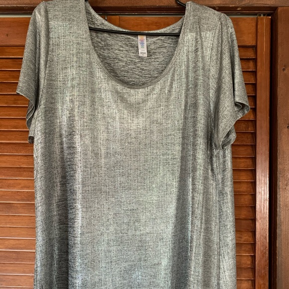 LuLaRoe Tops - NWOT Metallic Silver Perfect tee